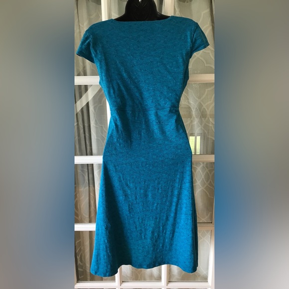 Toad&Co. size Small blue dress w/ beautiful geometric pattern excellent used - Picture 9 of 16